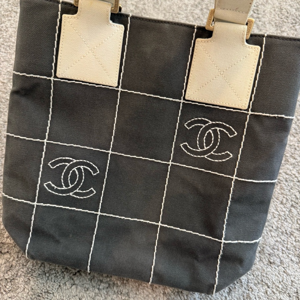Chanel Vintage CC Square Stitch Tote Quilted Canvas - Picture 3 of 7